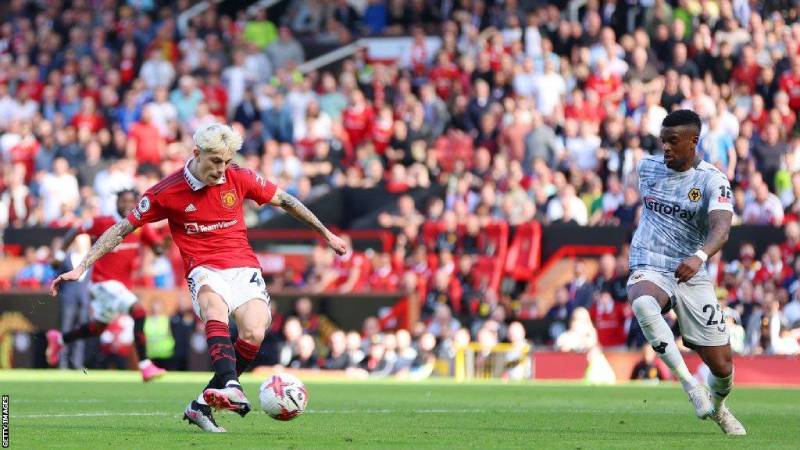 Đội hình 4-5-1 - Chiến thuật phòng thủ vững chắc 5 Đội Hình 4-5-1 - Chiến Thuật Phòng Ngự Chắc Chắn